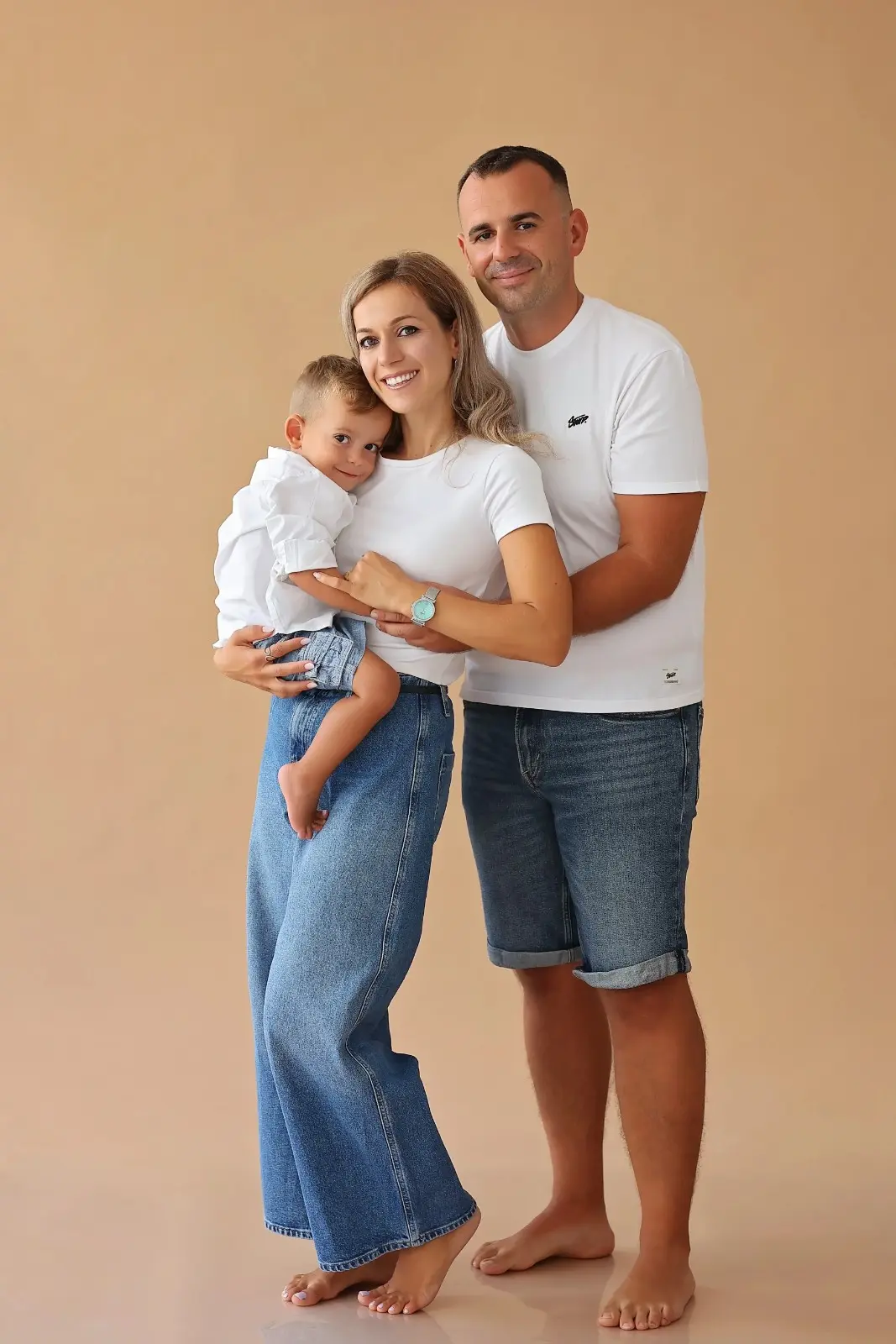 Fotografi çift – momente romantike, dritë natyrale dhe lidhje e vërtetë