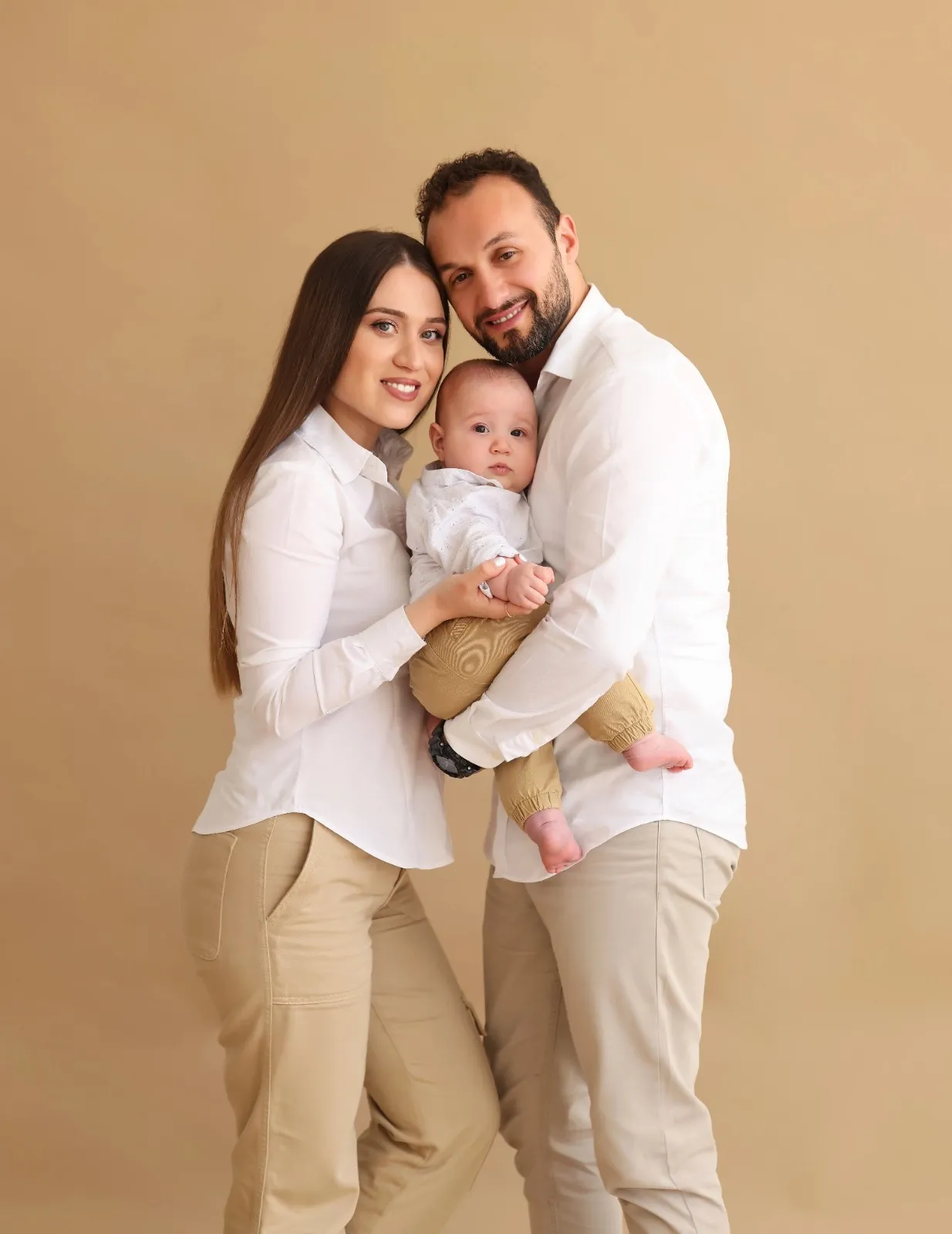 Fotografi çift – momente romantike, dritë natyrale dhe lidhje e vërtetë